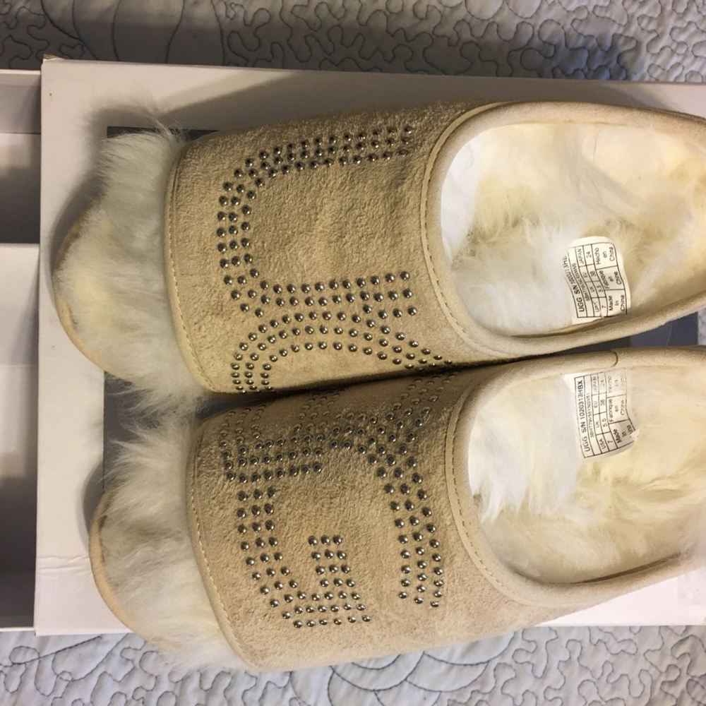UGG Slides